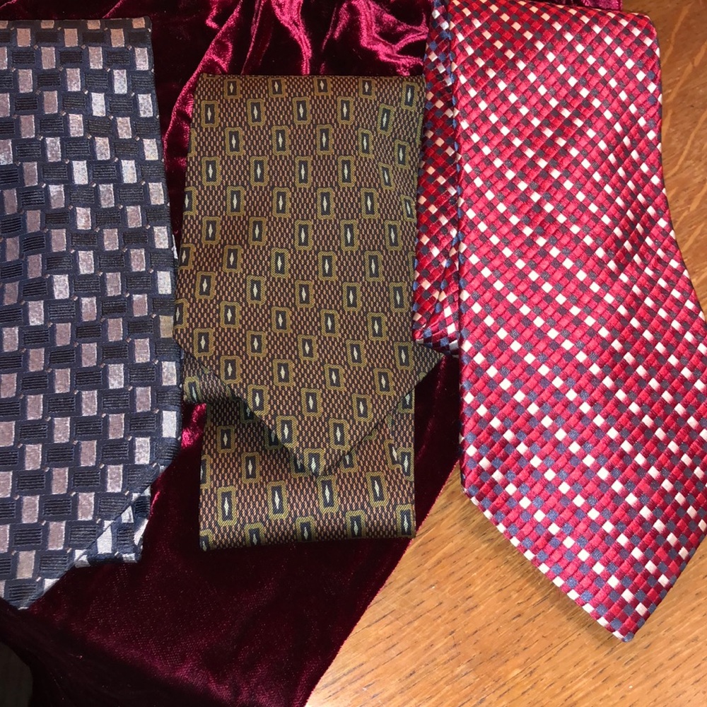 Lot of three ties silk - Armani, Stanford, barsoi